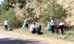 Burdur’daki ormanları gençler temizledi