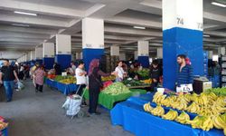 Antalya’da ulaşımın en kolay olduğu pazar! Muratpaşa Çarşamba Pazarı'nda güncel sebze-meyve fiyatları...