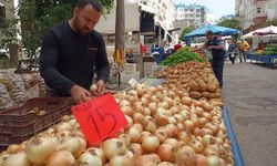 Antalya Muratpaşa Cuma Pazarı’nda güncel sebze ve meyve fiyatları (17.05.2024)