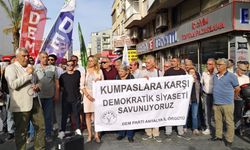 Antalya'da Dem Parti Kobani davasını protesto etti