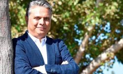 Muratpaşa Belediye Başkanı Uysal şiirle yoksulluğa dikkat çekti