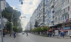 Antalya sokakları kaynıyor! Kaldırımda canlı bomba gibi bekliyorlar!