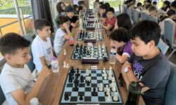 Muratpaşa'da satranç rüzgarı! 9 saat mücadele ettiler
