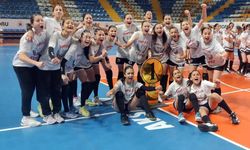 Kepez'in kızları 3 sezonda 6 şampiyonlukla tarih yazdı!