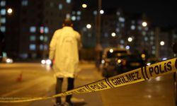 İzmir'de silahlı saldırı: Evine girerken vuruldu