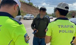 3. kez alkollü, 2. kez ehliyetsiz yakalanan sürücüden Levent Kırca tadında cevap