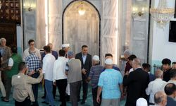 Burdurlular bayram namazını Ulu Cami'de kıldı