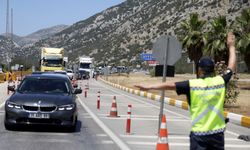 Antalya'ya 1 saatte 5 bin araç girişi!