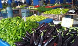 Antalya’nın Muratpaşa ilçesi Pazar Pazarı’nda güncel sebze ve meyve fiyatları… (02.06.2024)