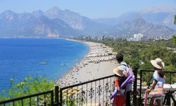 Antalya, sıcak hava ve nemden kavruluyor