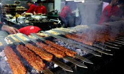 Adana’da kebapçıları sevindiren haber! Adana Kebap’ın olmazsa olmazı o üründe fiyatlar düştü