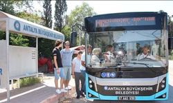 CHP'li Cavit Arı'dan Antalya otobüsçülerine destek! "Gelir ödemesi arttırılmalı"