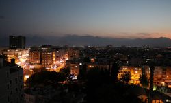 Antalya'da ışıklar bir yanıp bir söndü! CHP'nin çağrısı karşılık buldu