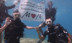 Fethiye'de denizin mavi derinliklerinde "evet" dediler!