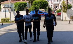 Antalya’da uyuşturucu krizine giren şahıs araba çaldı ve şehir turu attı