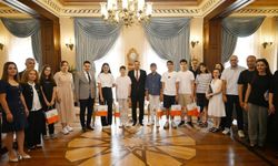 Antalya Valisi Şahin, LGS'nin şampiyonlarını ağırladı