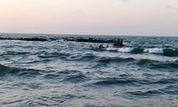Sakarya’da yasak olmasına rağmen denize giren kişi dalgalar arasında kayboldu