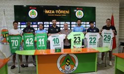 Alanyaspor iki futbolcuyu renklerine bağladı