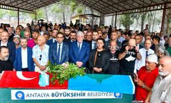 Ülkücüler, Antalya'da Cemal Dönmezer için saf tuttu! Alparslan Türkeş'in dava arkadaşıydı...