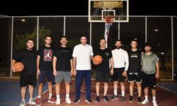 CHP’li Kotan ve Kaya basketbolda gençlere meydan okudu