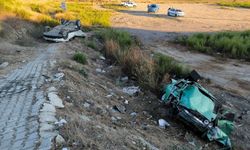 Antalya’da feci kaza! Otomobiller şarampole yuvarlandı