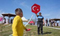 Isparta polisinden özel bireylere uçurtma şenliği