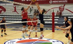 Antalyasporlu voleybolculardan dostluk maçı