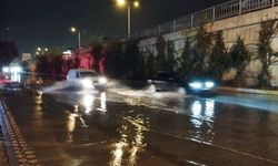 Meteoroloji, Antalya için "turuncu kod" uyarısı verdi, şehir içi trafik kilitlendi