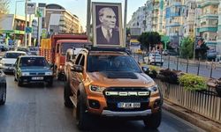 Atatürk sevgisi içine sığmadı! Otomobiline astığı resimle bütün Antalya'yı dolaştı