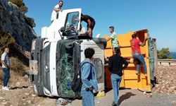 Bodrum'da kaza bu kez karşı yönden geldi! Şoför yaralandı, ulaşım kapandı