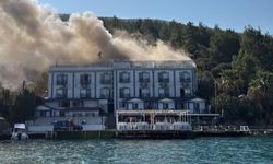 Bodrum’da otel yangınına müdahale eden iki işçi alevlerin arasında mahsur kaldı