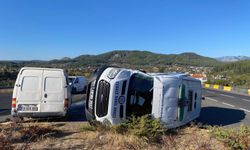 Muğla’da kaza! Cenaze aracı ile minibüs çarpıştı