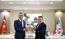 Muhittin Böcek, Özgür Özel'e selam gönderdi