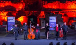 ‘Aspendos Ensemble’ tarihin içinde Side antik tiyatrosunda