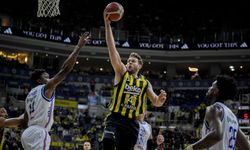 Türk derbisi Fenerbahçe’nin: 86-72