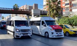 Antalya'da servisçiler kutlama yaptı, kent merkezinde trafik aksadı