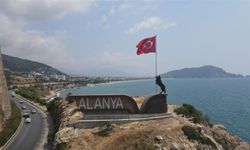 Alanya’daki bozkurt heykeli neden kaldırıldı? Başkan Özçelik sebebini açıkladı