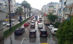 Antalyalıların trafik isyanı! Her yağmurda aynı durum...