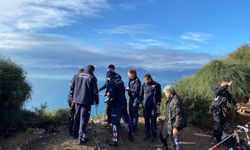 Antalya’da falezlerden denize uçan otomobil bulundu! Genç sürücü kayıp...