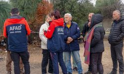 Falezlerden otomobiliyle denize uçan gençten iz yok! Aile umudunu koruyor