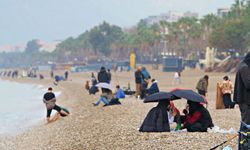 Tüm Türkiye karla kaplı, Antalya’da ise sahiller hala dolu