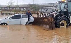 Manavgat sular altında kaldı! Vatandaşlar iş makineleri ile kurtarıldı