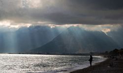 Antalya’nın yalancı baharına inanmayın! Bu hafta yağışlar başlıyor