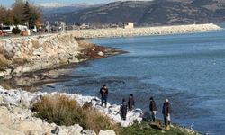 Eğirdir Gölü'nden  çuval çuval yosun çıktı