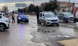 Konya'da plakasız otomobil jandarmadan kaçtı polise yakalandı