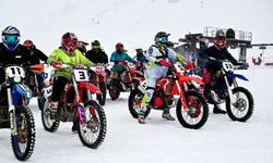 Kayak Merkezi Davraz'ın zirvesinde motosnow yarışı