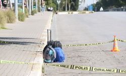 Antalya’da yolun kenarında şüpheli çanta paniğe neden oldu! Bakın içinden ne çıktı