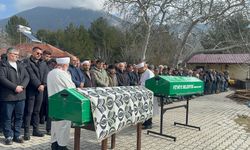 Fethiye’de yangında ölen yaşlı çift, yan yana defnedildi