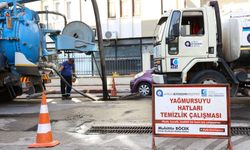 Antalya Büyükşehir Belediyesi’nden 4 mahalleye yağmur suyu temizleme çalışması