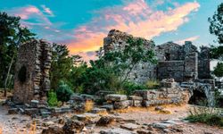 Antalya’da o antik kent, kaderine terk edildi!